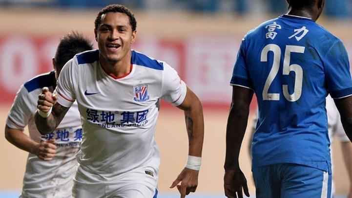 Desconhecido no futebol brasileiro, o atacante Paulo Henrique, revelado pelo Atlético-MG, atua pelo Shangai Shenshua