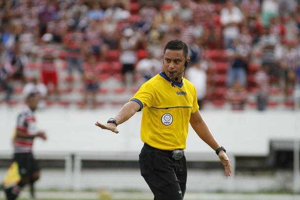 A escrita está mantida. O Santa Cruz se engasgou de novo com o Náutico e segue sem conseguir ganhar do rival