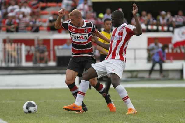 A escrita está mantida. O Santa Cruz se engasgou de novo com o Náutico e segue sem conseguir ganhar do rival