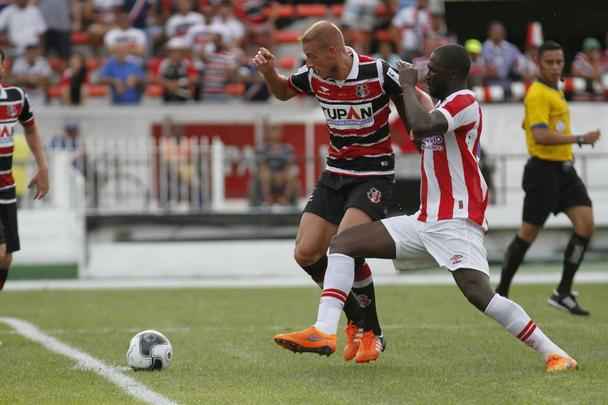 A escrita está mantida. O Santa Cruz se engasgou de novo com o Náutico e segue sem conseguir ganhar do rival