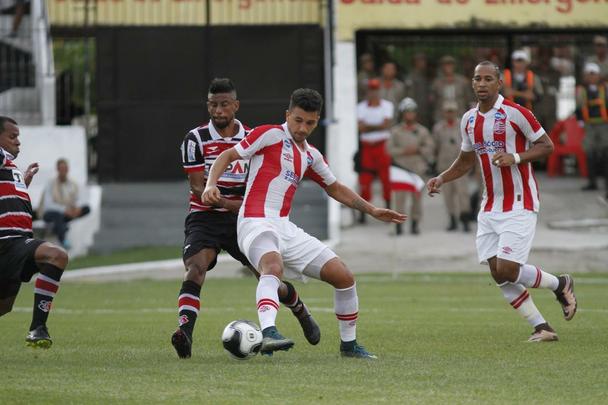 A escrita está mantida. O Santa Cruz se engasgou de novo com o Náutico e segue sem conseguir ganhar do rival