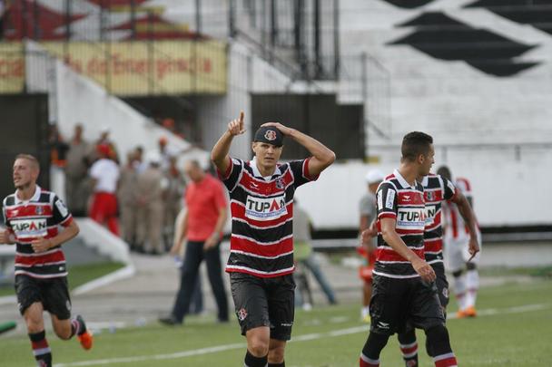 A escrita está mantida. O Santa Cruz se engasgou de novo com o Náutico e segue sem conseguir ganhar do rival