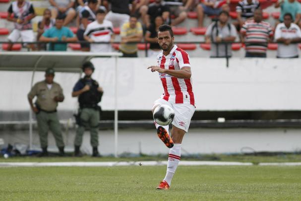 Náutico teve maior domínio da partida, mas não soube aproveitar as chances que teve. Já o Santa Cruz teve oportunidades claras nos contra-ataques e desperdiçou chances claras