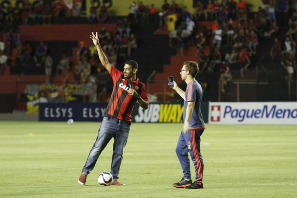 Renê, Samuel Xavier e Vinícius Araújo fizeram os gols do time rubro-negro, que terminam primeira fase como líder do Grupo D 