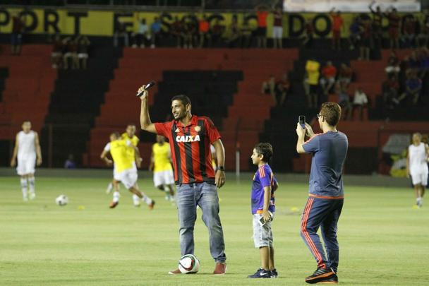 Renê, Samuel Xavier e Vinícius Araújo fizeram os gols do time rubro-negro, que terminam primeira fase como líder do Grupo D 