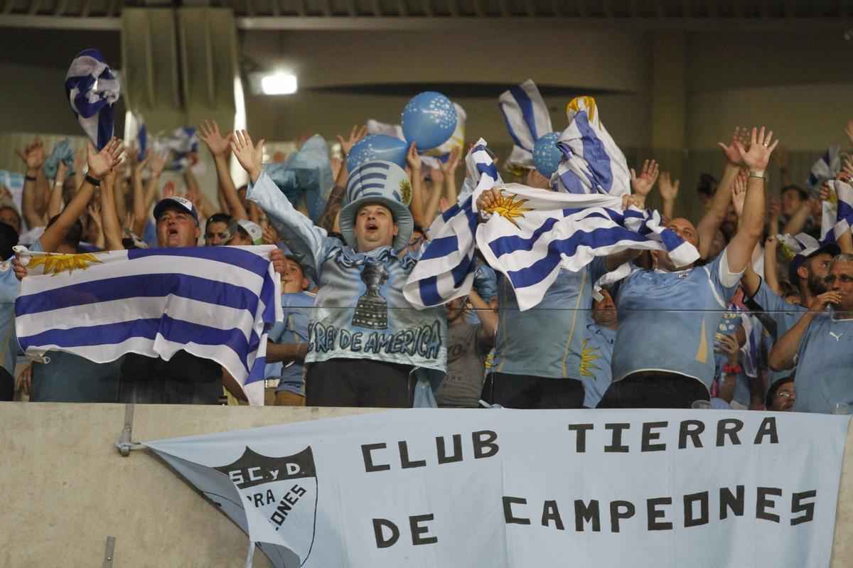 45.010 torcedores foram ao confronto entre Brasil e Uruguai na Arena Pernambuco. Este  maior nmero da histria do futebol pernambucano (desconsiderando as Copas de 2013 e 2014, que no foram divulgados)