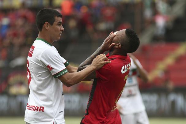 O Salgueiro vem se especializando em ser o carrasco do Sport. Neste domingo, apresentando um futebol mais organizado em campo. O Carcar saiu da Ilha do Retiro com uma vitria por 1 a 0