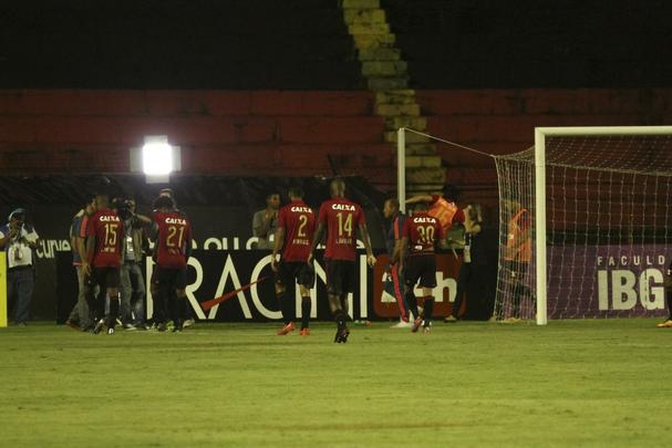 O Salgueiro vem se especializando em ser o carrasco do Sport. Neste domingo, apresentando um futebol mais organizado em campo. O Carcar saiu da Ilha do Retiro com uma vitria por 1 a 0