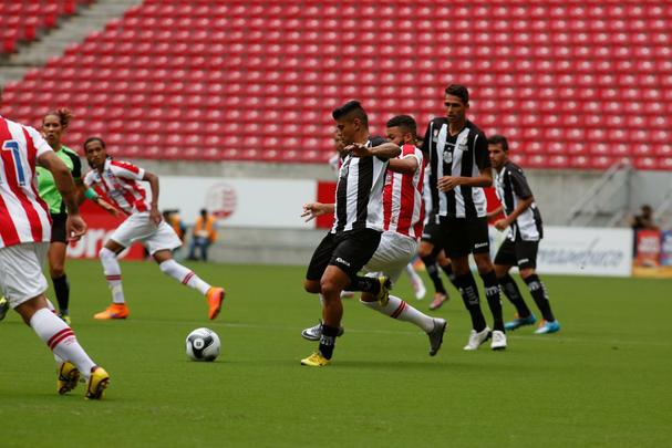 Náutico e Central duelam na Arena Pernambuco pelo Campeonato Estadual