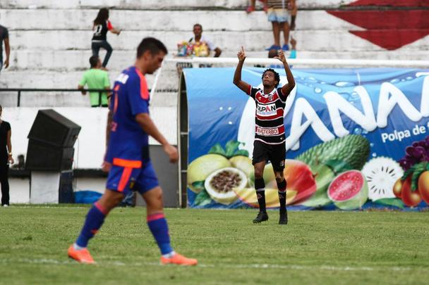 Santa Cruz e Sport empatam em 1 a 1 e Tricolor se classifica para as semifinais do Pernambucano