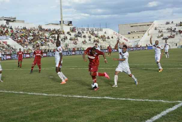 Após abrir placar no primeiro tempo com Thiago Santana, Timbu segurou pressão do Carcará no segundo tempo e, no fim, ainda ampliou com Esquerdinha: 2 a 0