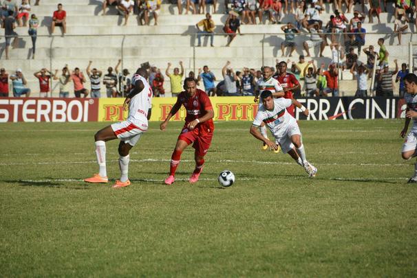 Após abrir placar no primeiro tempo com Thiago Santana, Timbu segurou pressão do Carcará no segundo tempo e, no fim, ainda ampliou com Esquerdinha: 2 a 0