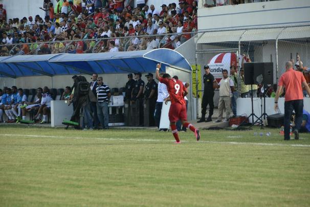 Após abrir placar no primeiro tempo com Thiago Santana, Timbu segurou pressão do Carcará no segundo tempo e, no fim, ainda ampliou com Esquerdinha: 2 a 0