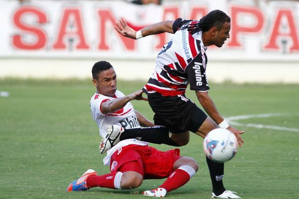 No segundo duelo histrico nas semifinais do Campeonato Pernambucano de 2013, o Santa Cruz abriu o mata-mata em casa. Dessa vez, venceu o Nutico por 1 a 0, no Arruda, com um gol de Renatinho.