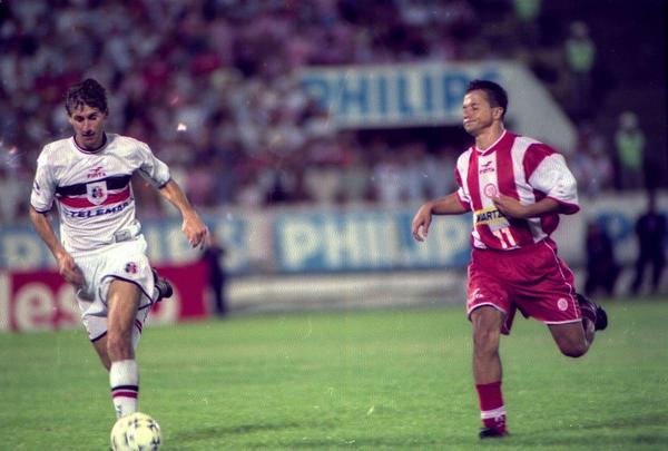 Camisa da Finta vestida pelo ídolo do Náutico, Kuki, na temporada de 2002. Time se sagrou bicampeão estadual com uniforme