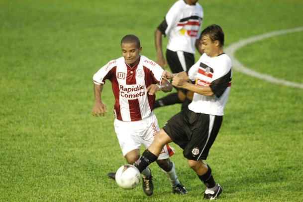 Camisa tradicional do Náutico criada pela Wilson em 2006