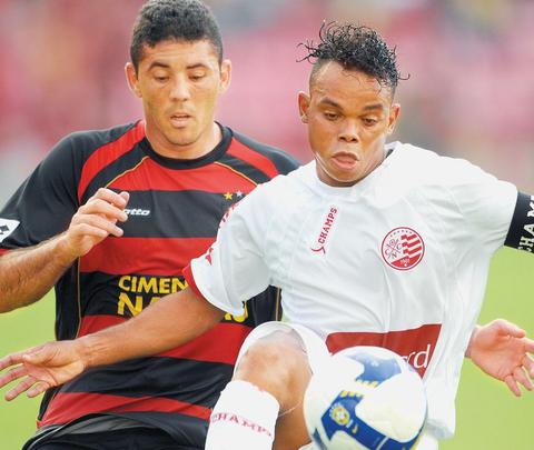 Em 2009, o Náutico iniciou uma parceria curta com a Champs