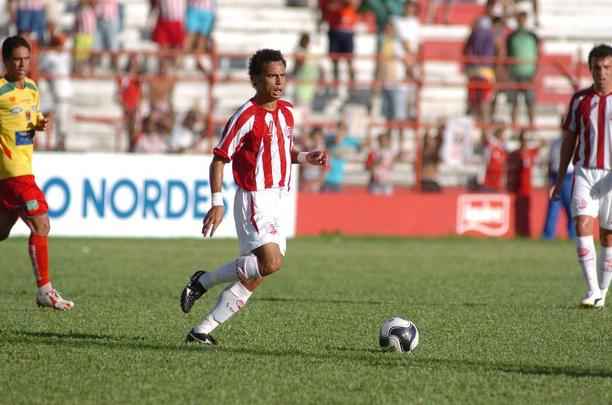 Em 2009, o Náutico teve uma rápida parceria com a Champs