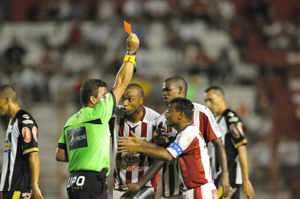 Em 2010, o Náutico teve o último ano de parceria com a Lupo