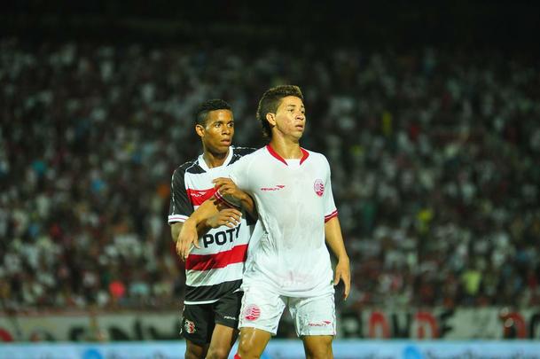 Padrão branco do Náutico na temporada de 2012 criado pela Penalty