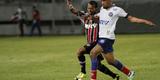 Foi mais uma noite em que o Santa Cruz deu a impresso de estar em franca evoluo. O Tricolor viu o Bahia sair na frente com um gol de Hernane Brocador, mas virou a partida graas aos gols de Keno e Grafite. Quando a vitria parecia encaminhada, os baianos levantaram uma bola na rea e ela resvalou na mo do volante Wellington Czar. Pnalti que Luisinho converteu sem dar chances para Tiago Cardoso, dando nmeros finais ao jogo