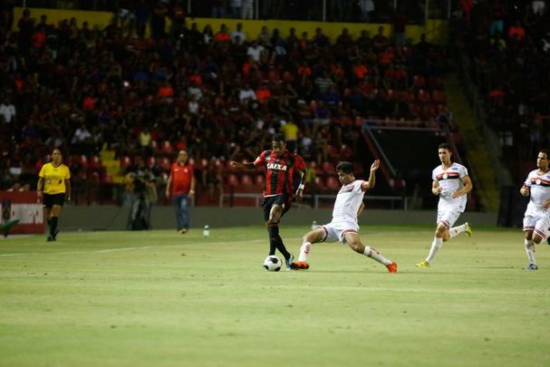 Com vitória por 1 a 0, time rubro-negro joga por um empate, domingo, em Campina Grande, para chegar a mais uma decisão da copa do Nordeste
