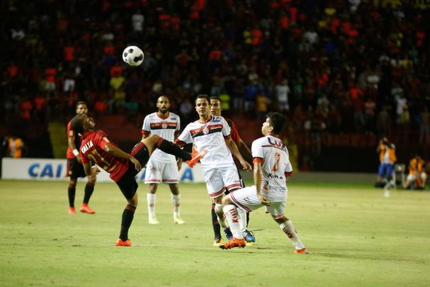 Com vitória por 1 a 0, time rubro-negro joga por um empate, domingo, em Campina Grande, para chegar a mais uma decisão da copa do Nordeste