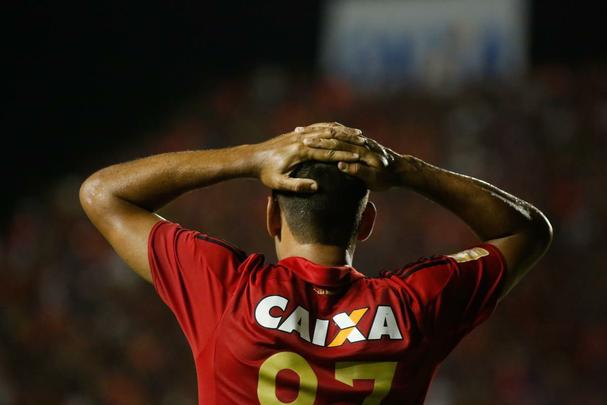 Com vitória por 1 a 0, time rubro-negro joga por um empate, domingo, em Campina Grande, para chegar a mais uma decisão da copa do Nordeste