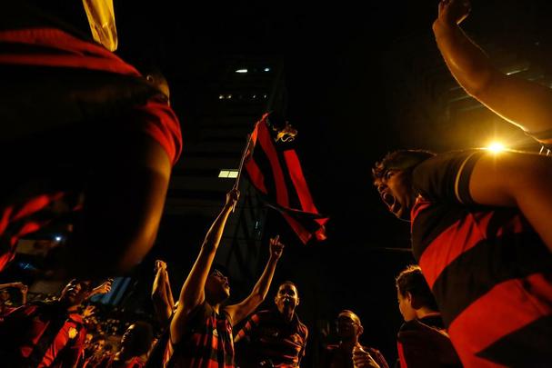 Pouco mais de 23 mil rubro-negros compareceram no maior público do ano em Pernambuco e incentivaram o time antes mesmo da partida, fazendo uma bela recepção ao ônibus do time, com a 'avenida rubro-negra'.