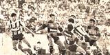 O primeiro acordo entre Topper e Sport foi de 1988 a 1990. Na foto, lance do jogo perdido por 2 a 1 para o Grmio, no estdio Olmpico, na final da Copa do Brasil de 1989
