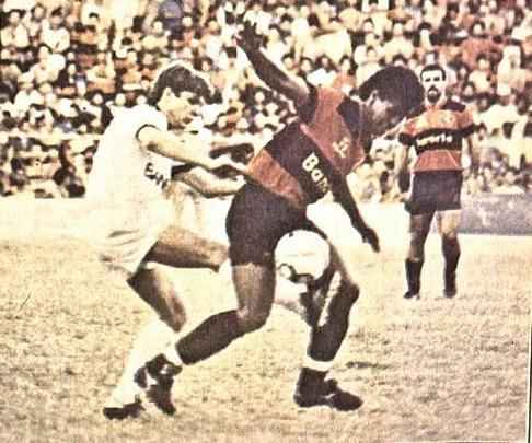 Camisa fornecida pela Topper ao Sport em 1990