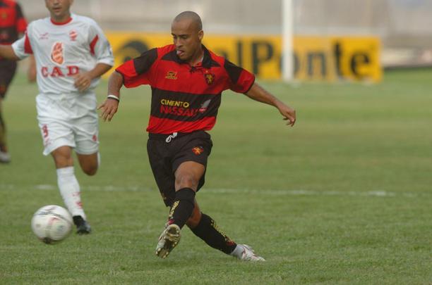 Em 2005, a Topper ainda lanou uma camisa especial para o centenrio do Sport