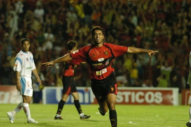 Primeiro padro do Sport usado no Campeonato Brasileiro da Srie B de 2006 lanado pela Topper