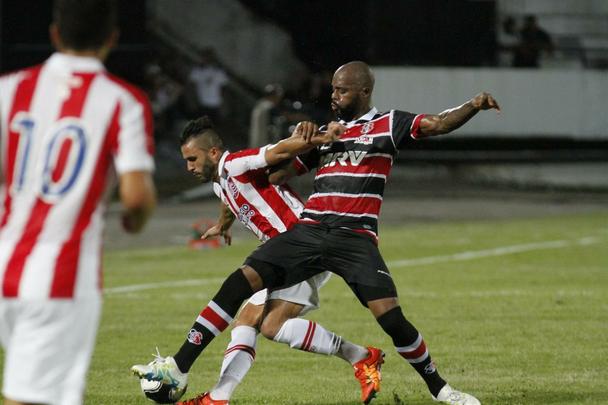 Time coral foi superior ao Náutico no primeiro jogo da semifinal com maior público do ano no Arruda