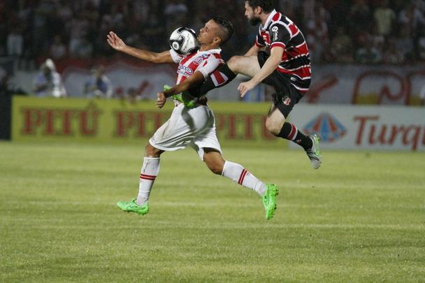 Time coral foi superior ao Náutico no primeiro jogo da semifinal com maior público do ano no Arruda