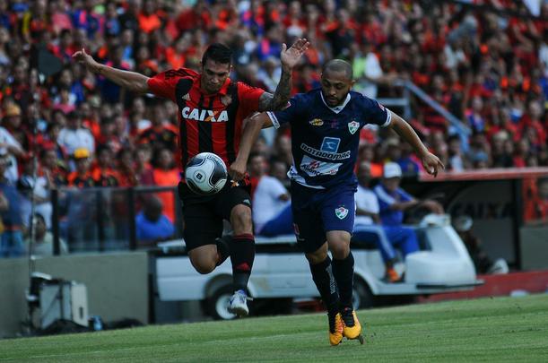 Com triunfo por 1 a 0, na Ilha do Retiro, time rubro-negro joga por um empate para chegar à decisão. Sertanejos precisam de vitória por dois gols