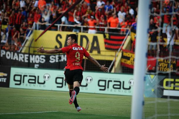 Com triunfo por 1 a 0, na Ilha do Retiro, time rubro-negro joga por um empate para chegar à decisão. Sertanejos precisam de vitória por dois gols