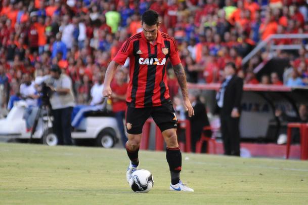 Com triunfo por 1 a 0, na Ilha do Retiro, time rubro-negro joga por um empate para chegar à decisão. Sertanejos precisam de vitória por dois gols