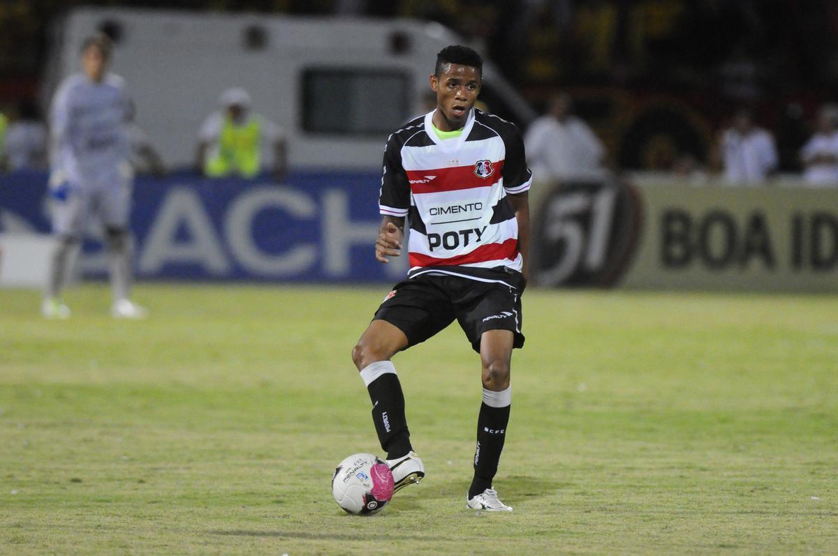 Ainda com a Penalty, o Santa Cruz conquistou o Campeonato Pernambucano de 2012