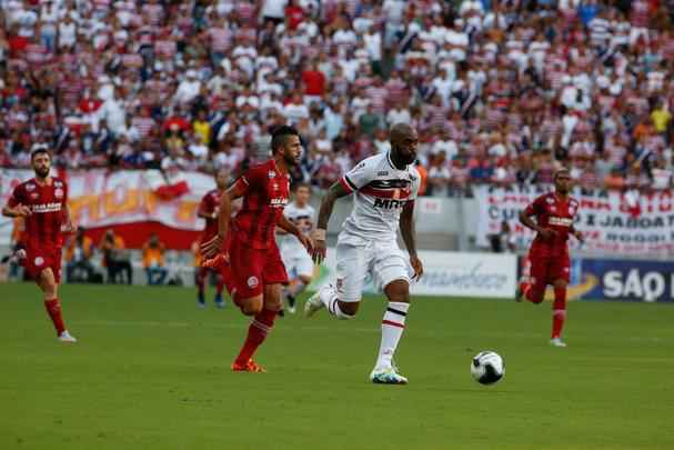 Santa Cruz vence o Nutico de virada e encara Sport na final