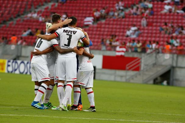 Santa Cruz vence o Nutico de virada e encara Sport na final