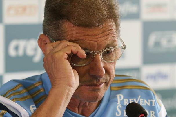 Dois meses antes de assumir o Flamengo, Oswaldo havia sido demitido pelo Palmeiras. No Alviverde, a sua passagem também foi curta. Ele chegara ao clube paulista em janeiro de 2015 e deixou o cargo em junho do mesmo ano. No início do ano, chegou à final do Campeonato Paulista, do qual foi vice-campeão (perdeu a final para o Santos). No Brasileiro, treinou o time por apenas seis rodadas antes de deixar o cargo, que seria assumido por Marcelo Oliveira. Ao todo, na passagem de cerca de seis meses, Oswaldo acumulou 17 vitórias, sete empates e sete derrotas nos 31 jogos em que comandou a equipe.