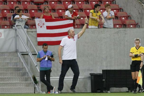 Fica para 2016 - No dia 5 de janeiro deste ano, Dal Pozzo começou o trabalho no Náutico para a temporada. Permaneceu após uma negociação arrastada. Apesar de ser o preferido pelas duas chapas que disputaram a eleição presidencial do Náutico, o treinador teve a sua permanência em xeque por conta da indefinição eleitoral e de propostas que teria recebido. A negociação com o Náutico era dada como encerrada, mas acabou sendo reaberta e a permanência de Dal Pozzo foi selada em 15 de dezembro.