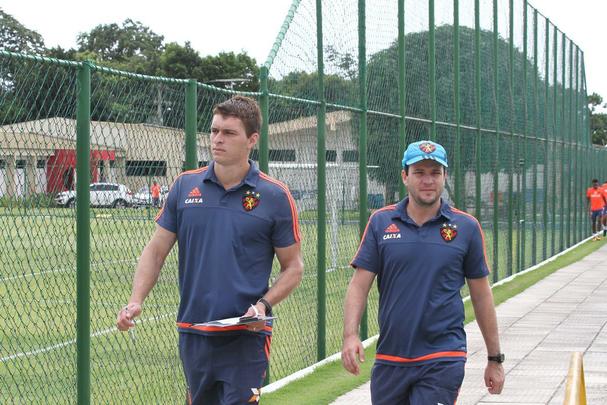 Se despedindo do Sport, interino Thiago Gomes trabalha normalmente antes de comandar time contra a Aparecidense
