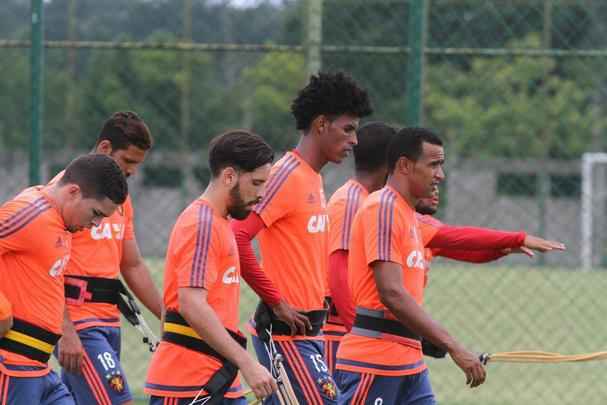Jogadores do Sport treinam sob observao do tcnico Oswaldo de Oliveira