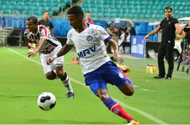 Bahia 1 x 0 Santa Cruz (23/03/2016) - O Santa Cruz voltou a jogar mal na temporada. Na Fonte Nova, o tricolor pernambucano apresentou mais uma vez um futebol muito pobre e no resistiu nem mesmo frente ao time reserva do Bahia. O nico gol do jogo foi marcado por Z Roberto, aos 37 minutos do segundo tempo. Mesmo sem convencer na temporada, o Santa Cruz conseguiu assegurar sua vaga nas quartas de final. O tcnico Marcelo Martelotte, porm, no resistiu a mais um revs e acabou sendo demitido aps o jogo.