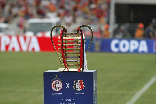 Em uma partida cheia de tenso e com o clima de rivalidade extrema em Campina Grande, o Santa Cruz foi valente para fazer valer a vantagem obtida no Arruda e, com o empate, garantir o indito ttulo da Copa do Nordeste frente ao Campinense