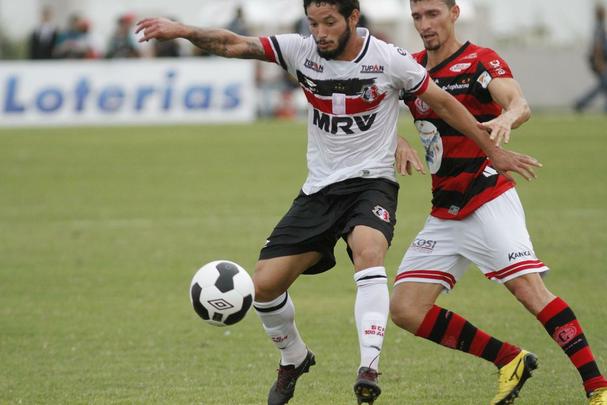 Em uma partida cheia de tenso e com o clima de rivalidade extrema em Campina Grande, o Santa Cruz foi valente para fazer valer a vantagem obtida no Arruda e, com o empate, garantir o indito ttulo da Copa do Nordeste frente ao Campinense