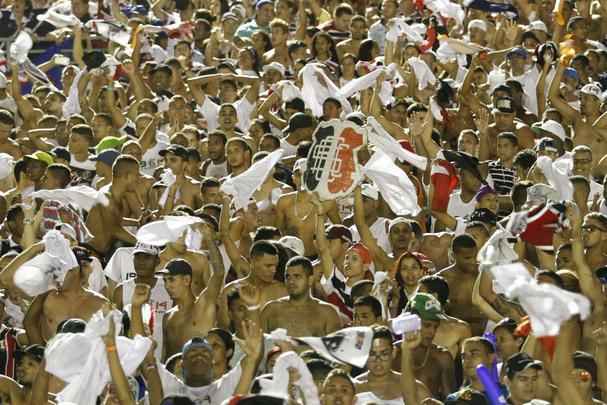 Em uma partida cheia de tenso e com o clima de rivalidade extrema em Campina Grande, o Santa Cruz foi valente para fazer valer a vantagem obtida no Arruda e, com o empate, garantir o indito ttulo da Copa do Nordeste frente ao Campinense