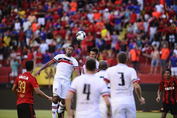 Segundo uniforme do Santa Cruz para a temporada de 2016 da Penalty